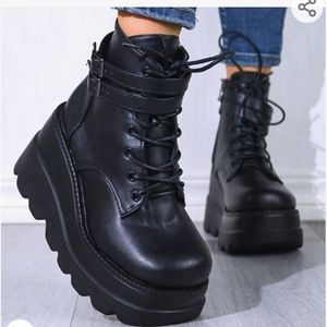 Womans size 6.5 Black chunky goth vegan leather platform ankle boots